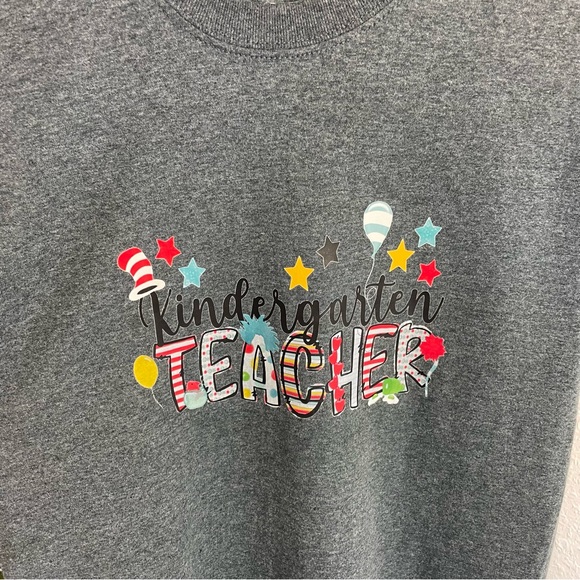 🛎️ 5/$20 Kindergarten Teacher T Shirt Size S - Picture 7 of 10